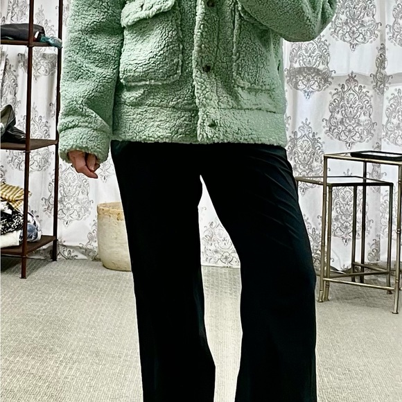 Soft green boucle jacket size LG - Picture 5 of 6